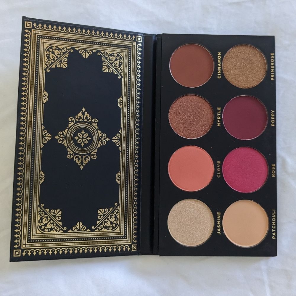 Ace Beaute Grandiose Eyeshadow Palette